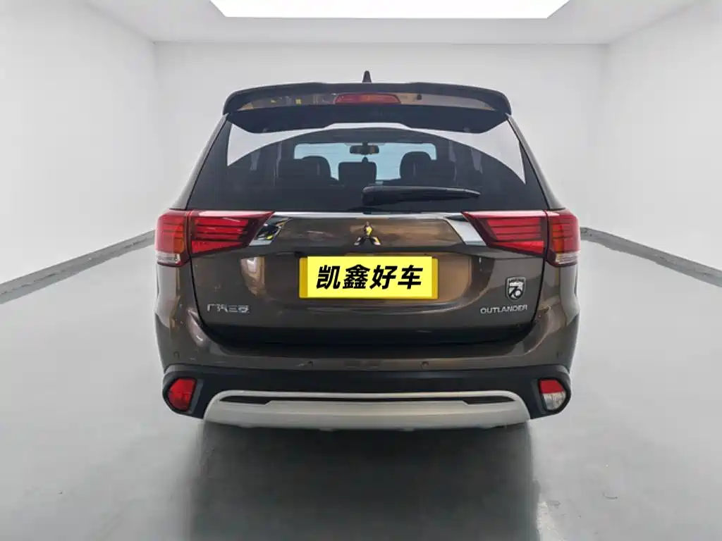 Mitsubishi Outlander 2020 — фото 5