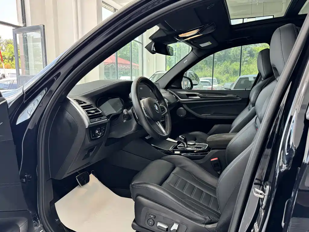 BMW X3 M40i 2023 — фото 8