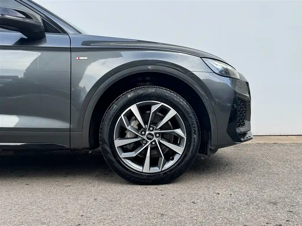 Audi Q5L 2024 — фото 23