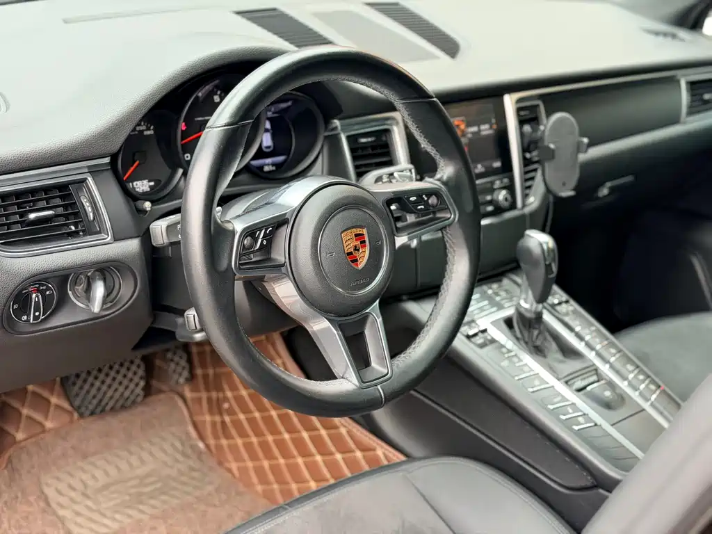 Porsche Macan 2018 — фото 8