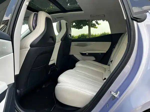 Lynk & Co 07 EM-P 2025