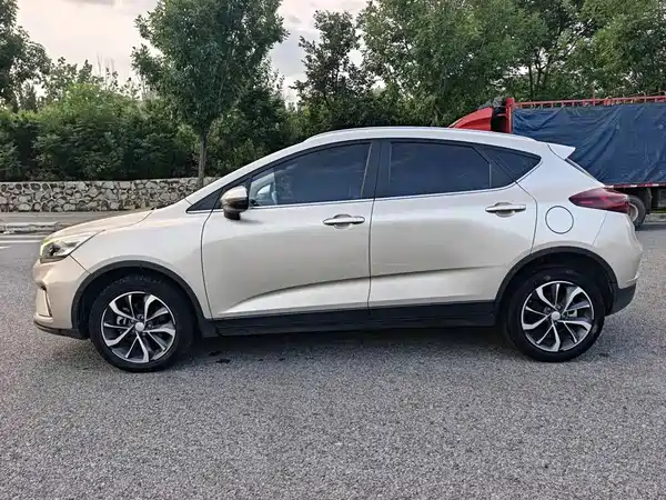 Geely Emgrand GS 2021