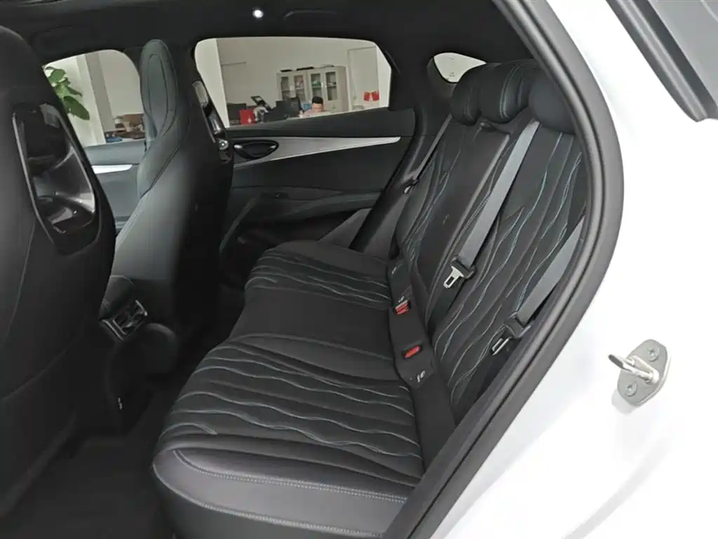 BYD Seal 06 2025 — фото 17