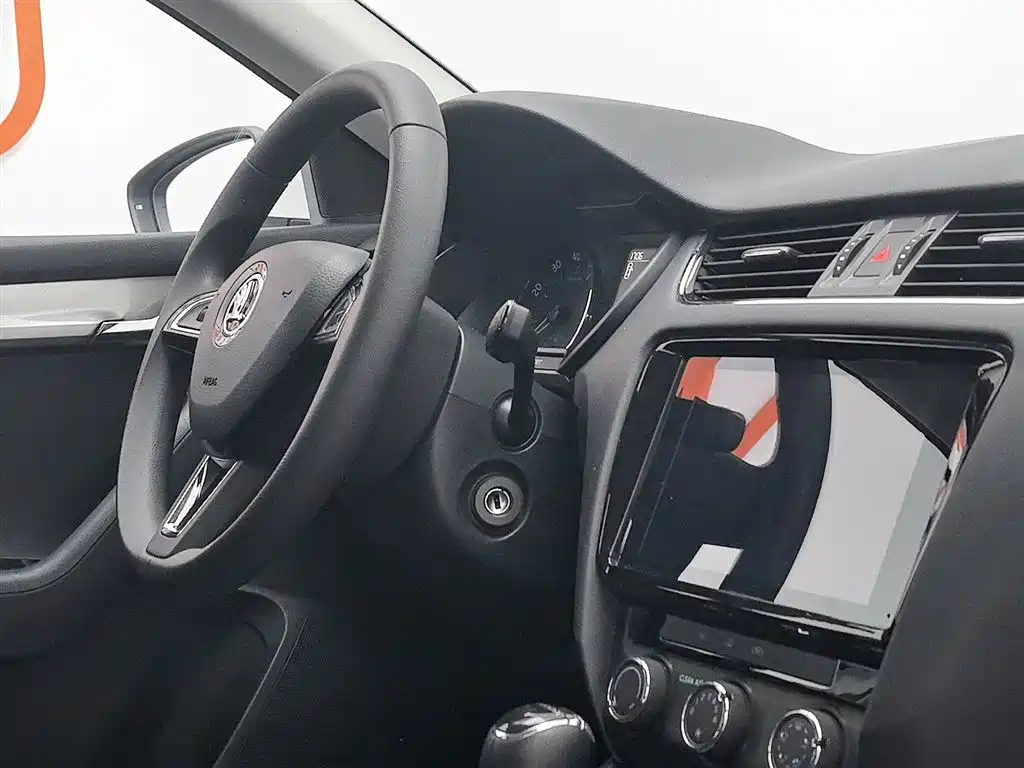 Skoda Octavia 2020 — фото 22