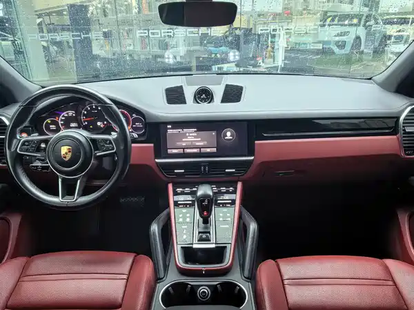 Porsche Cayenne 2022