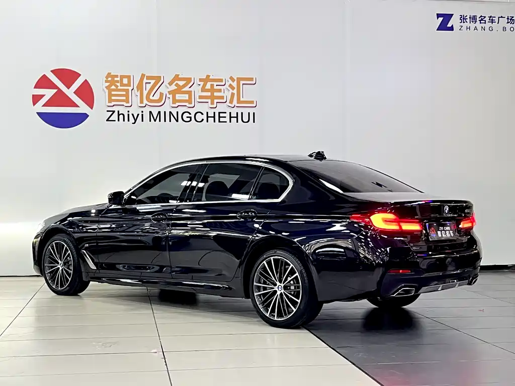 BMW 5 Series 2023 — фото 12