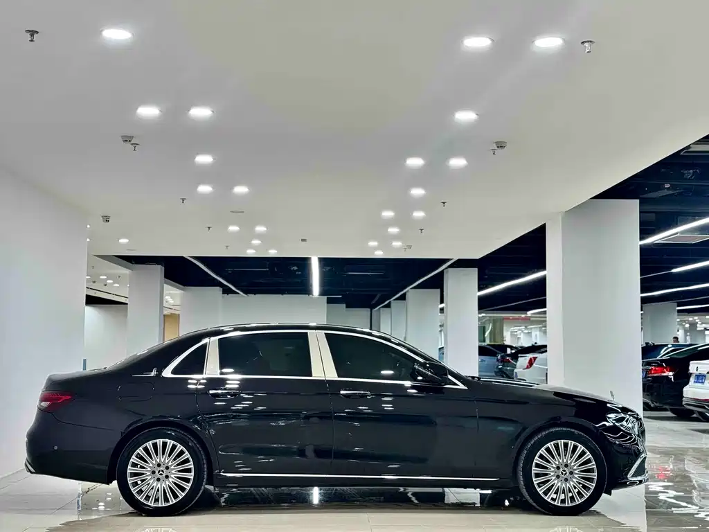 Mercedes-Benz E-Class 2022 — фото 14