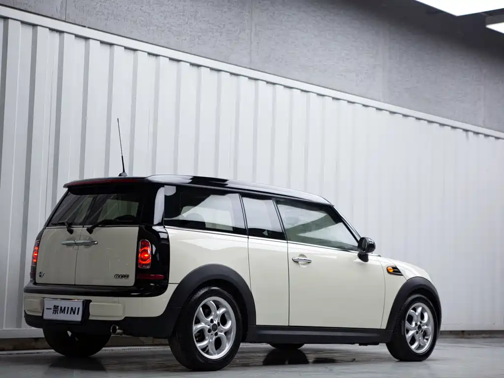 MINI Clubman 2012
