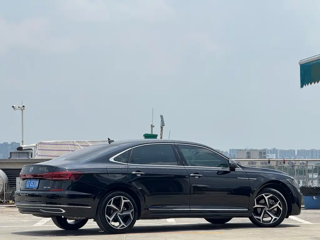 Volkswagen Passat 2024