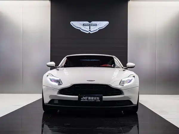 Aston Martin DB11 2019