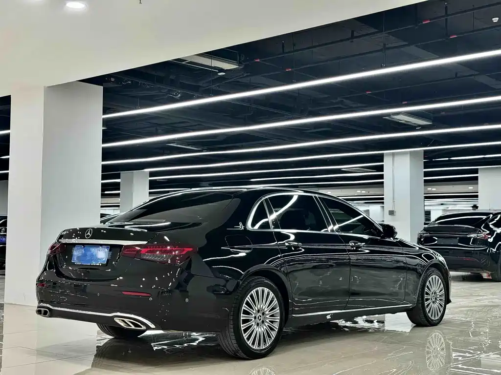 Mercedes-Benz E-Class 2022 — фото 18