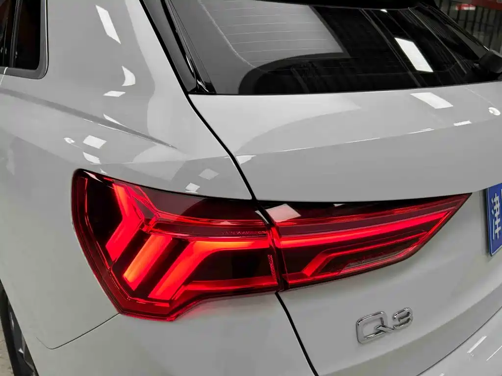 Audi Q3 2023 — фото 19
