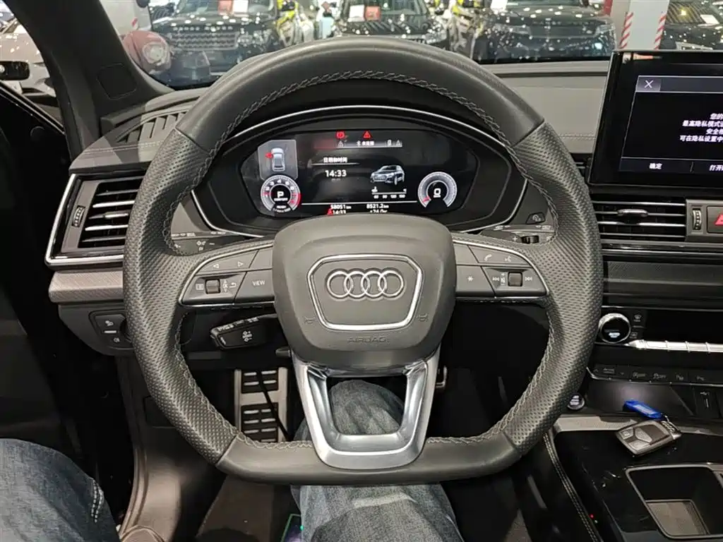 Audi Q5L 2024 — фото 11