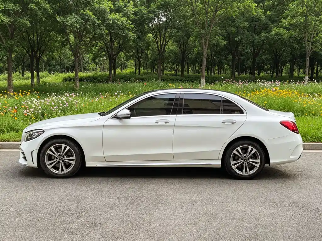 Mercedes-Benz C-Class 2021