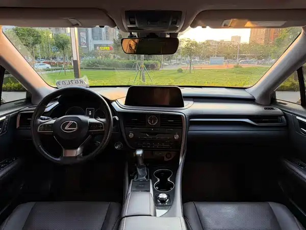 Lexus RX 2021