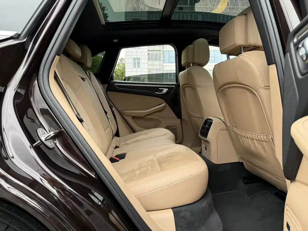 Porsche Macan 2019 — фото 17