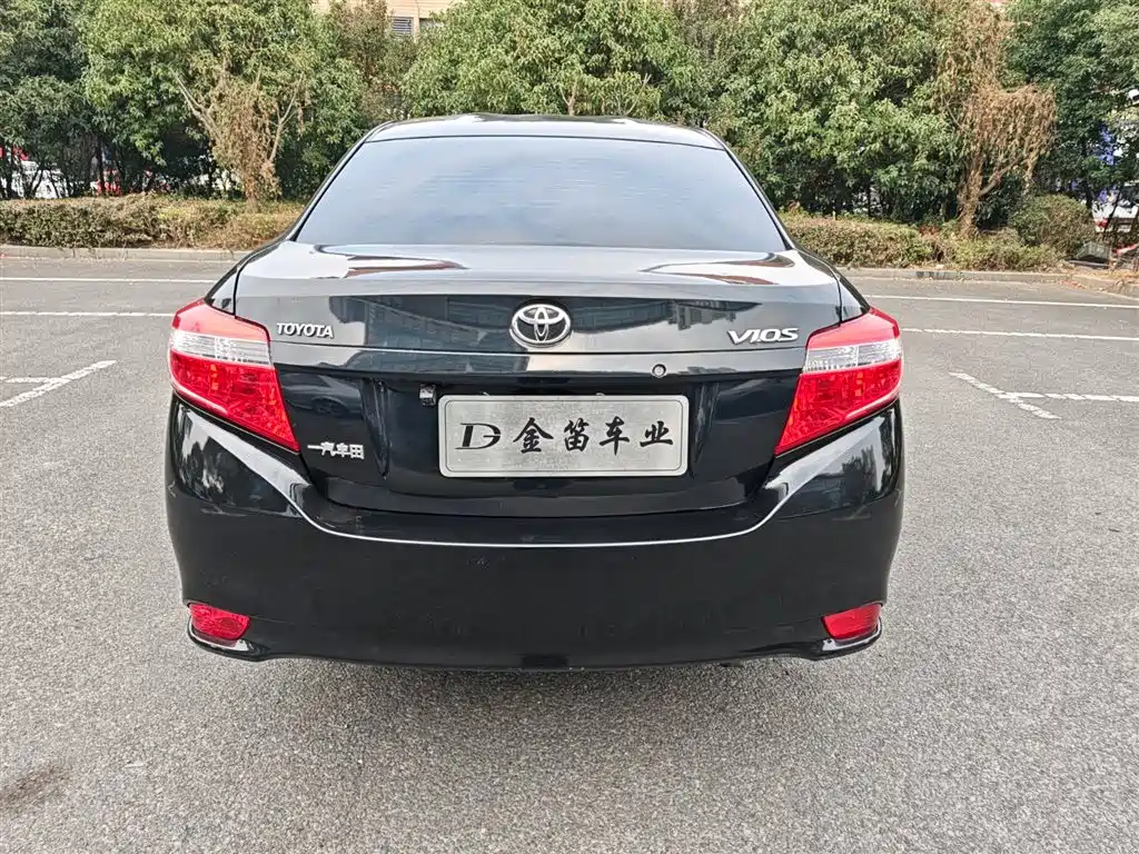 Toyota Vios 2015 — фото 11