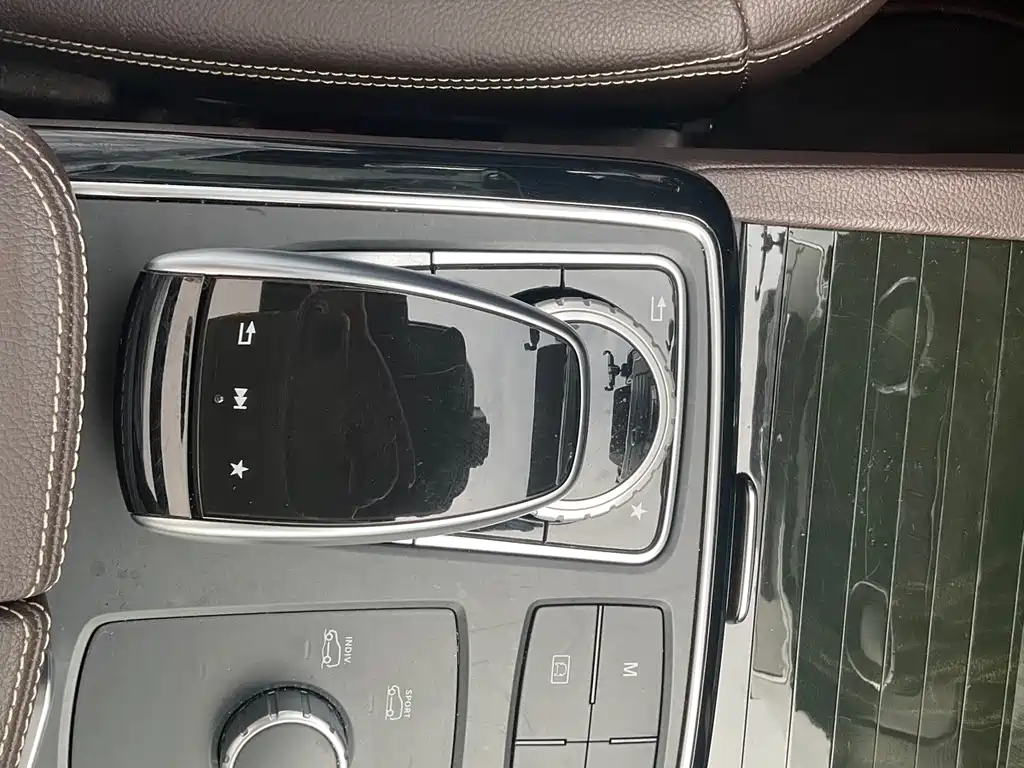 Mercedes-Benz GLE 2017 — фото 15