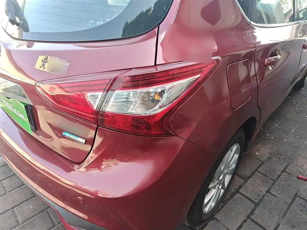 Nissan Tiida 2017 — фото 24