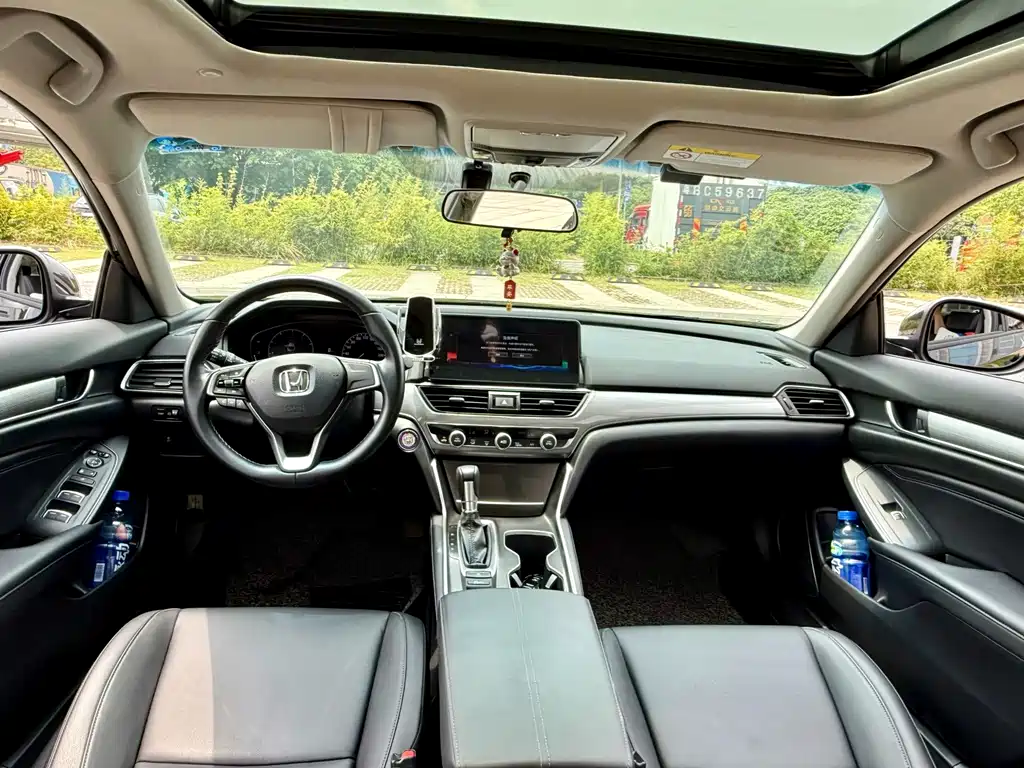 Honda Accord 2022 — фото 18