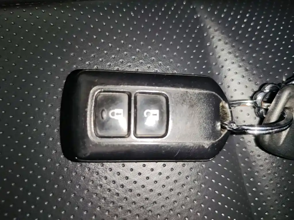 Toyota Yaris L 2020 — фото 17