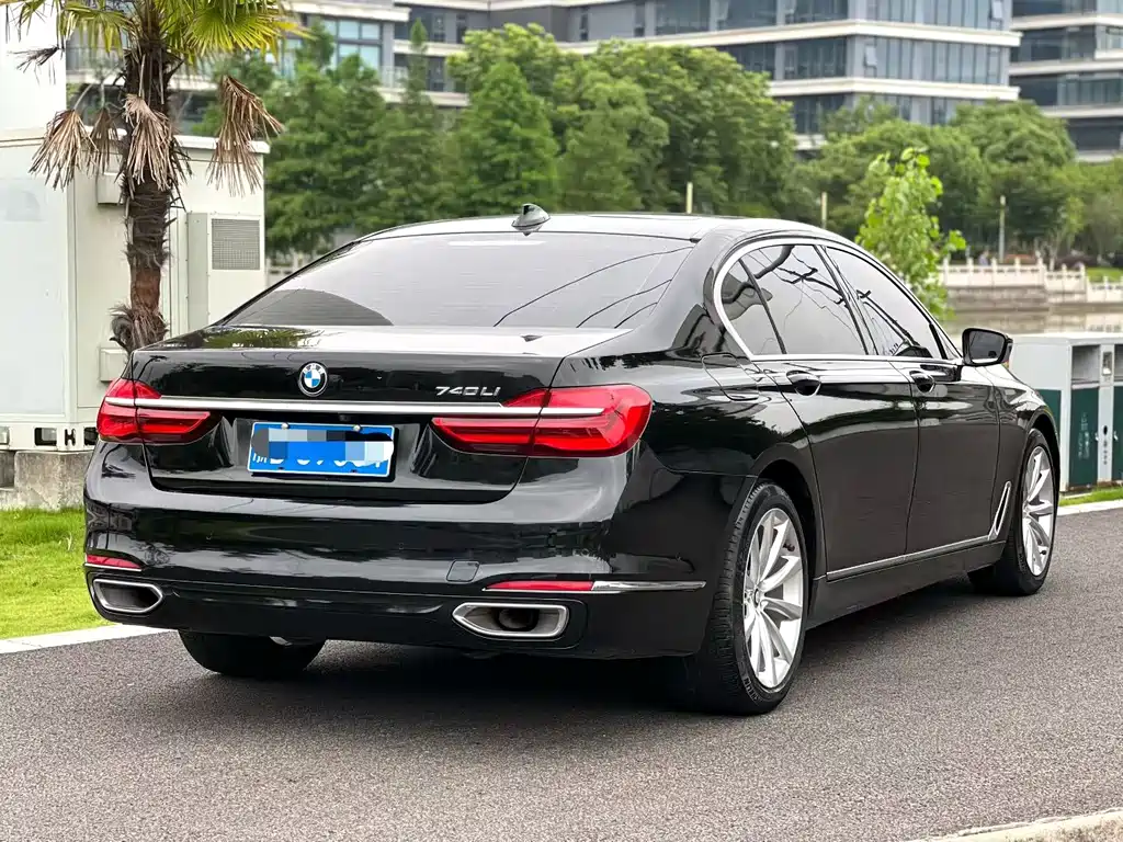 BMW 7 Series 2016 — фото 7