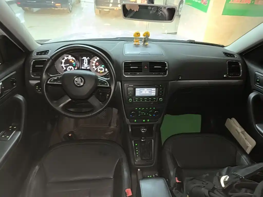 Skoda Yeti 2014 — фото 10