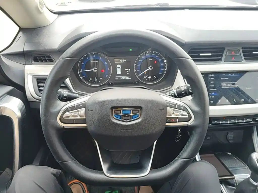 Geely Vision X3 2020 — фото 11