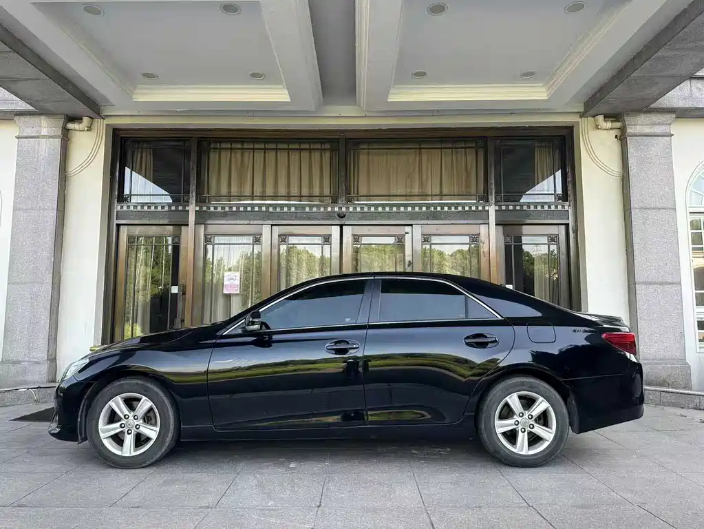 Toyota Reiz 2016