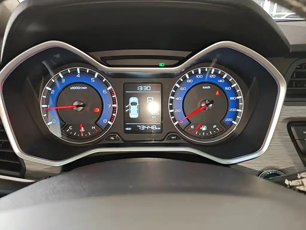 Geely Vision X3 2019 — фото 12