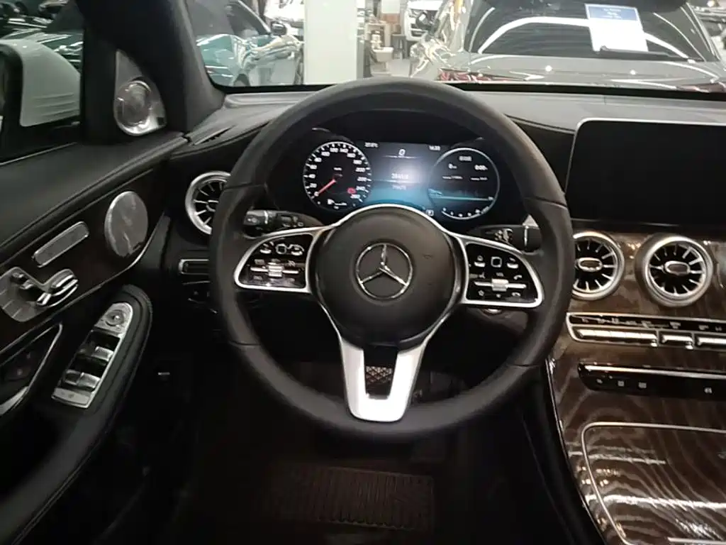 Mercedes-Benz GLC 2021 — фото 11
