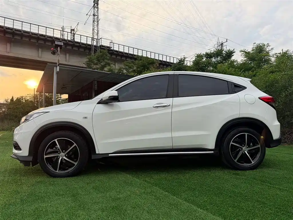 Honda Vezel 2022 — фото 7
