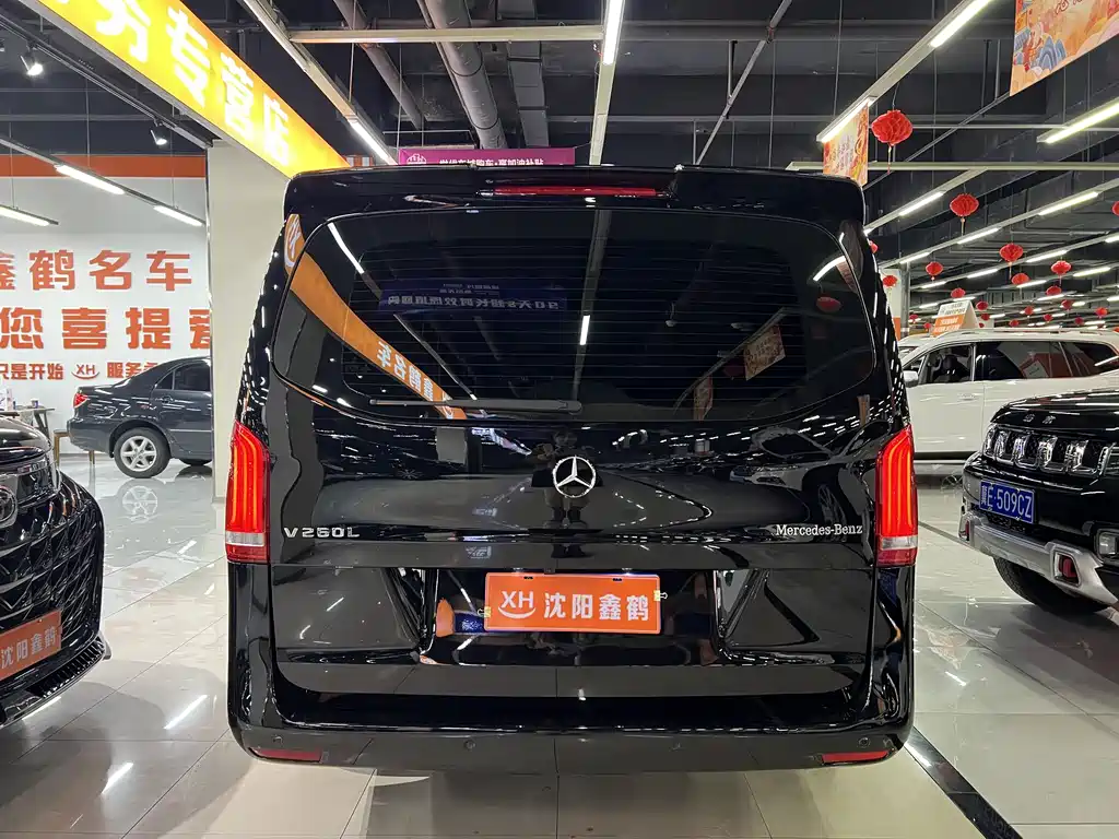 Mercedes-Benz Vito 2022 — фото 23