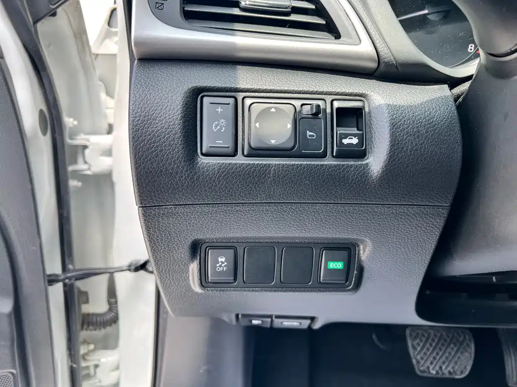 Nissan Sylphy 2018 — фото 18