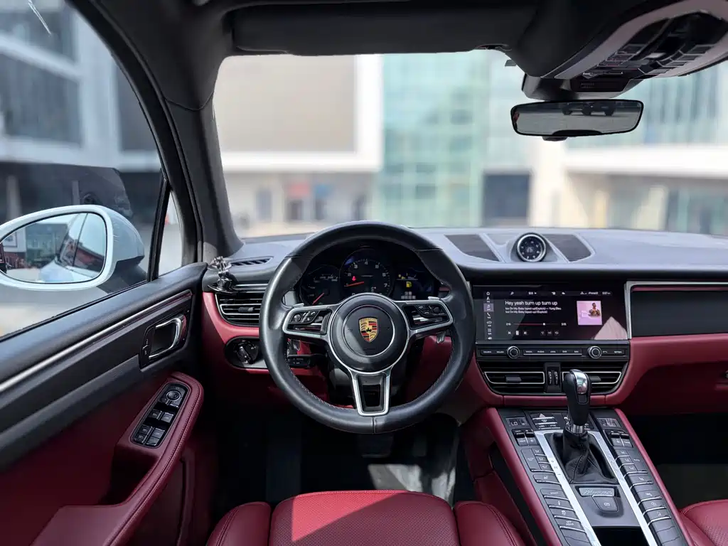 Porsche Macan 2020 — фото 12