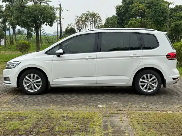 Volkswagen Touran 2016