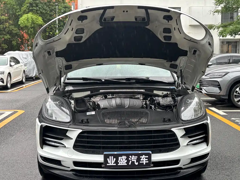 Porsche Macan 2021 — фото 13