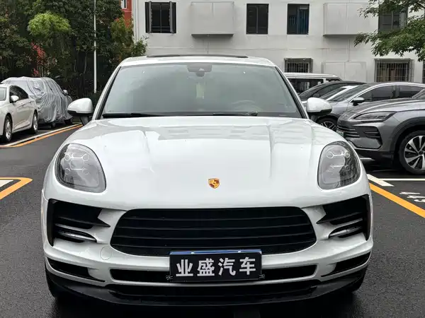 Porsche Macan 2021