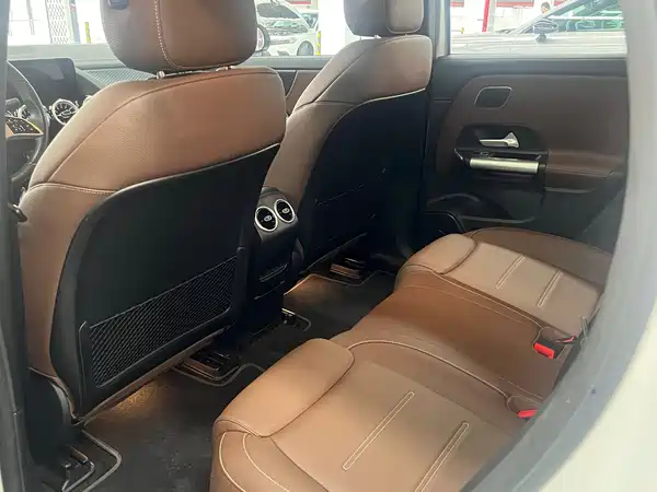 Mercedes-Benz EQA 2024
