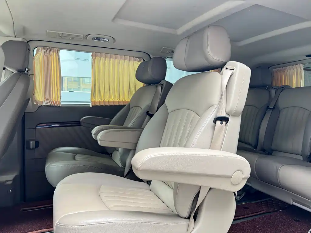 Mercedes-Benz Viano 2017 — фото 19