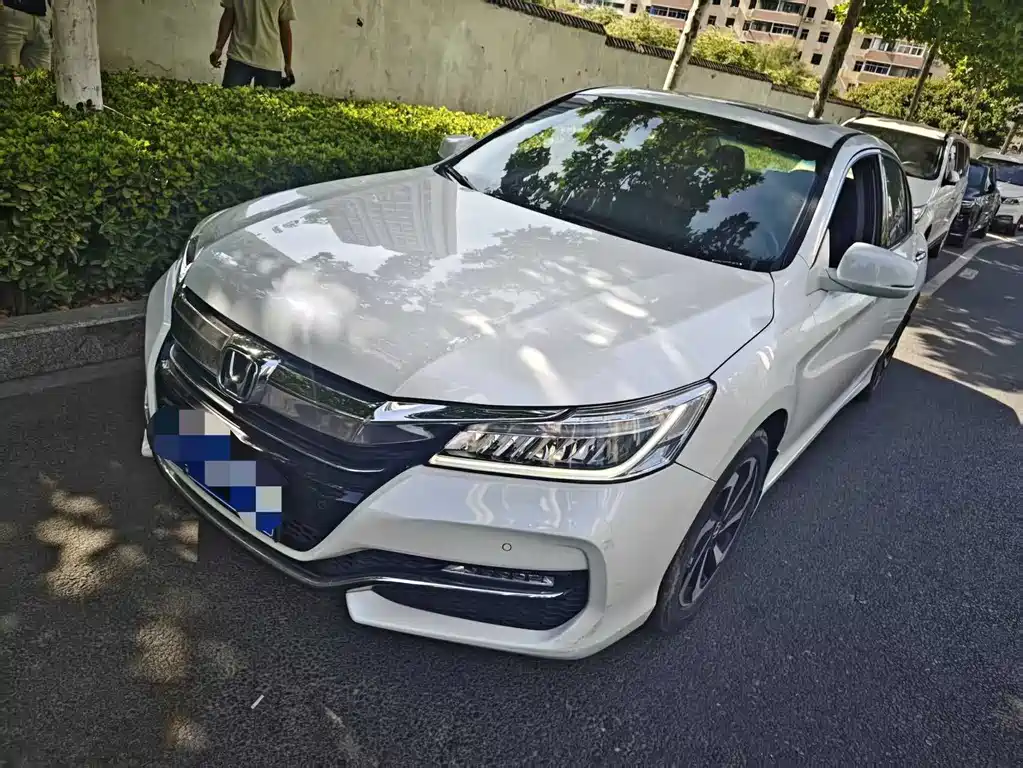 Honda Accord 2016 — фото 1