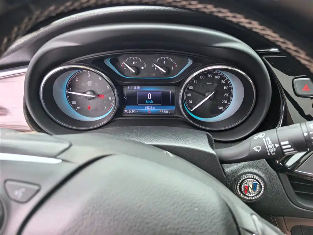 Buick Envision Plus 2017 — фото 12