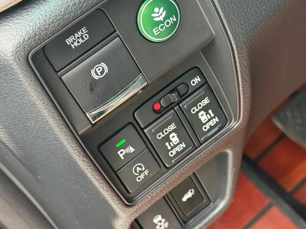 Honda Elysion 2017 — фото 15