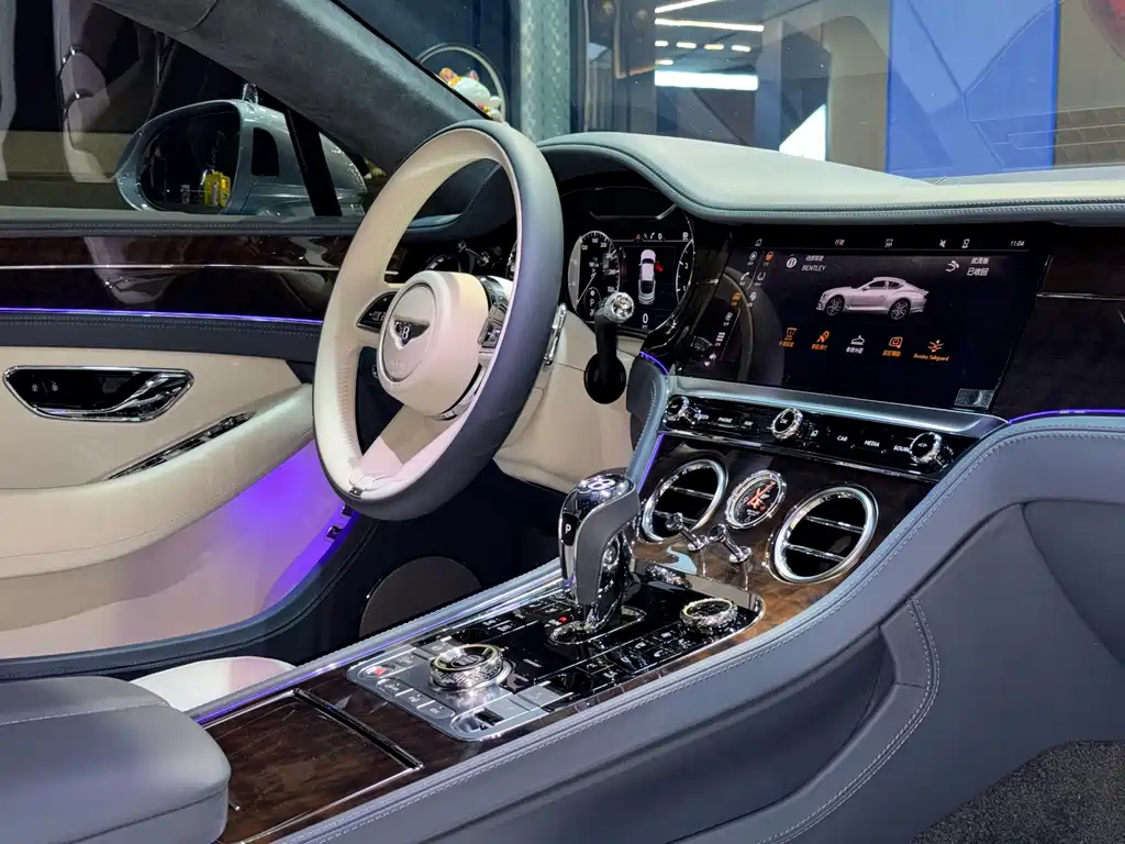 Bentley Continental 2020 — фото 14