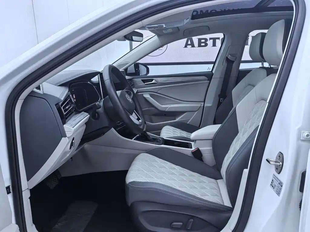 Volkswagen Sagitar 2022