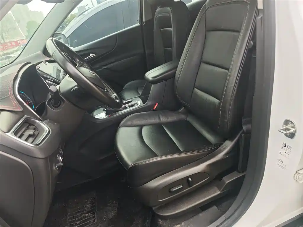 Chevrolet Equinox 2017 — фото 11