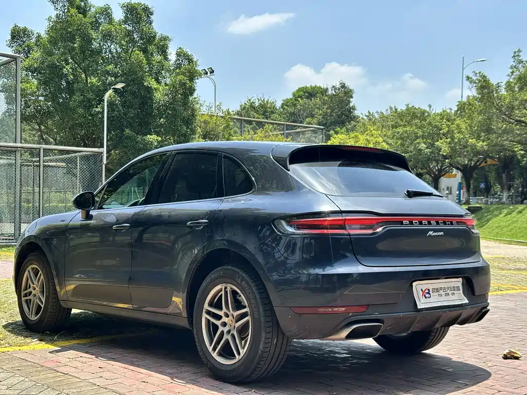 Porsche Macan 2021 — фото 15