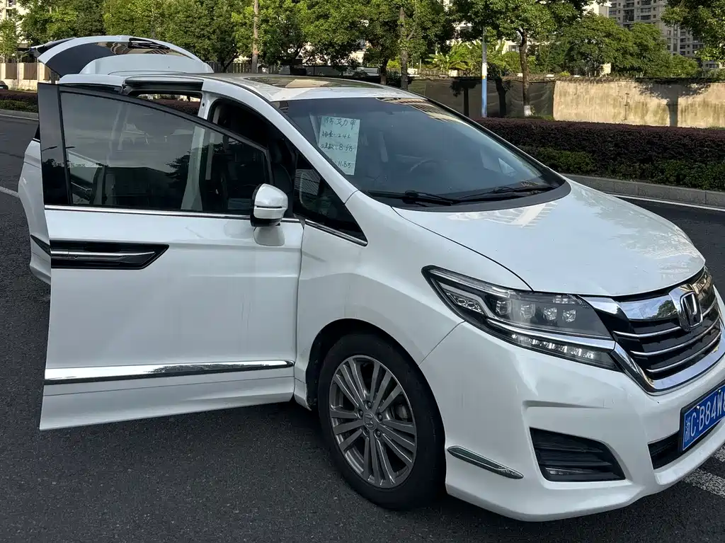 Honda Elysion 2019 — фото 16