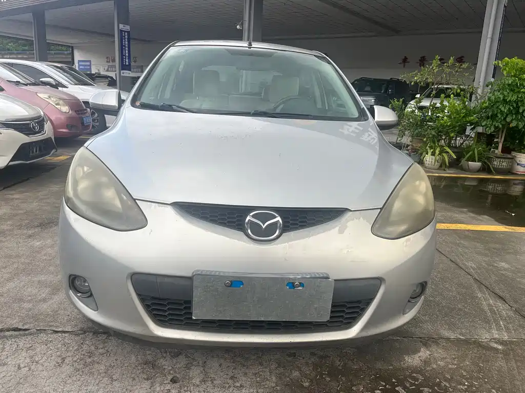 Mazda 2 2010