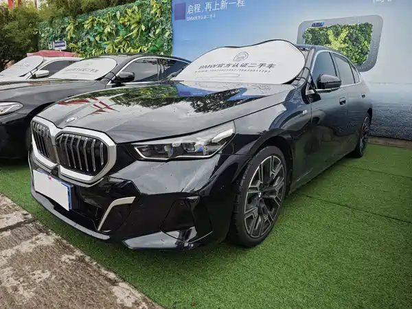BMW 5 Series 2025